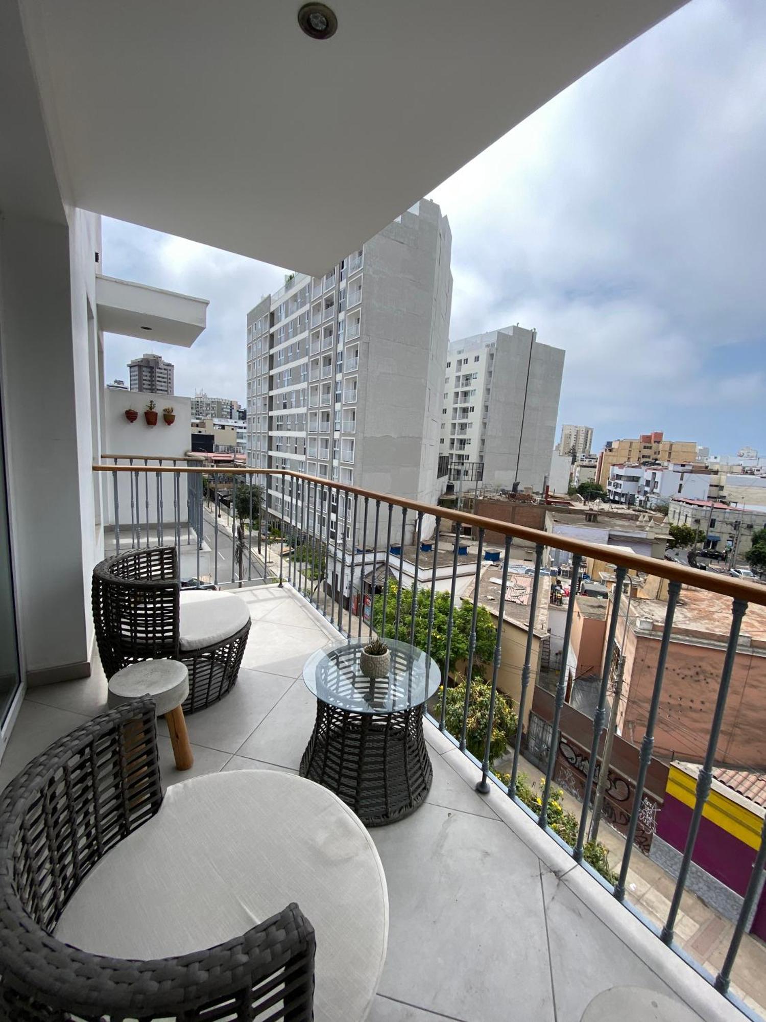 The Point Miraflores, Lima Hostel Εξωτερικό φωτογραφία